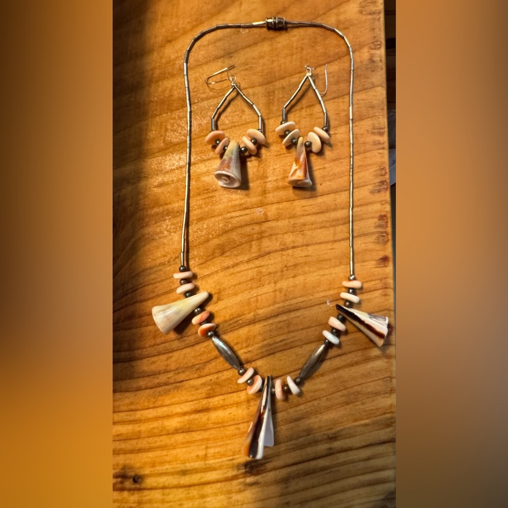 Vintage silver tone 🐚 Shell Necklace & Earrings Set Coachella boho vibes  🌊
